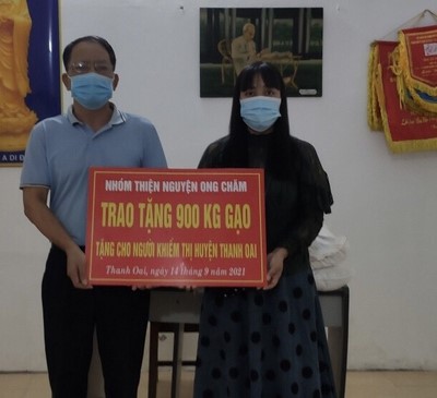 Nhóm thiện nguyện Ong Chăm chia sẻ khó khăn hỗ trợ người khiếm thị huyện Thanh Oai khắc phục vượt qua đại dịch Covid 19