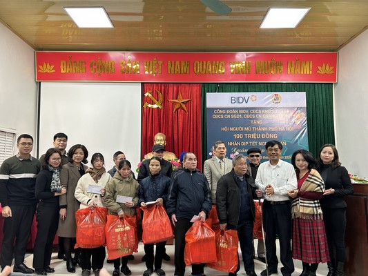 Ngân hàng BIDV tặng 200 suất quà Tết cho hội viên HNM TP Hà Nội