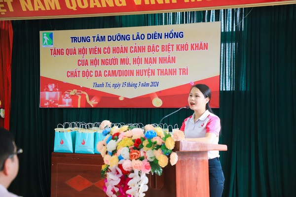 50 suất quà đã được trao tặng cho hội viên có hoàn cảnh khó khăn tại Hội Người mù huyện Thanh Trì