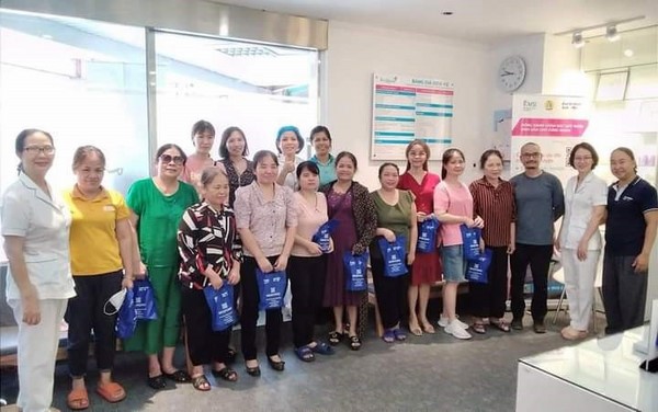 Hội người mù quận Hà Đông tổ chức chăm sóc sức khỏe sinh sản cho phụ nữ khiếm thị. 