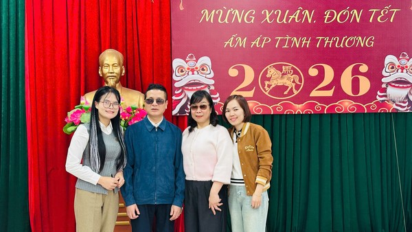 Ấm áp chương trình “Mừng Xuân – Đón Tết – Ấm áp tình thương” dành cho trẻ em khiếm thị Thủ đô