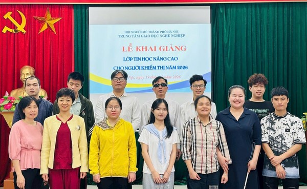 Trung tâm GDNN: Nâng cao "năng lực số" cho người khiếm thị