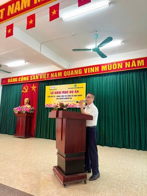 KHAI GIẢNG LỚP HỌC SỬ DỤNG ĐIỆN THOẠI THÔNG MINH  CHO NGƯỜI KHIẾM THỊ