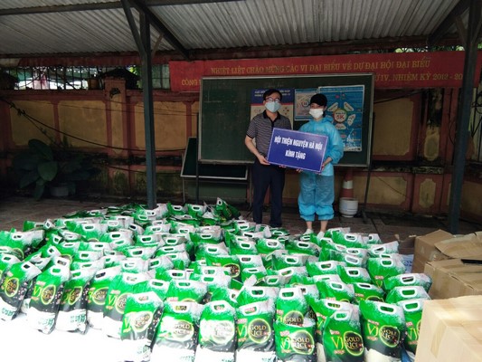 Trao 625 suất quà cho người khiếm thị quận Thanh Xuân